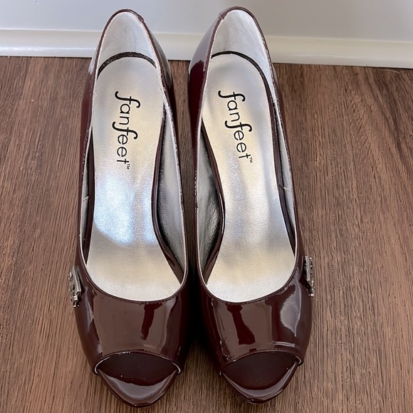 Texas A&M Maroon Patent Leather Heels - Picture 2 of 8
